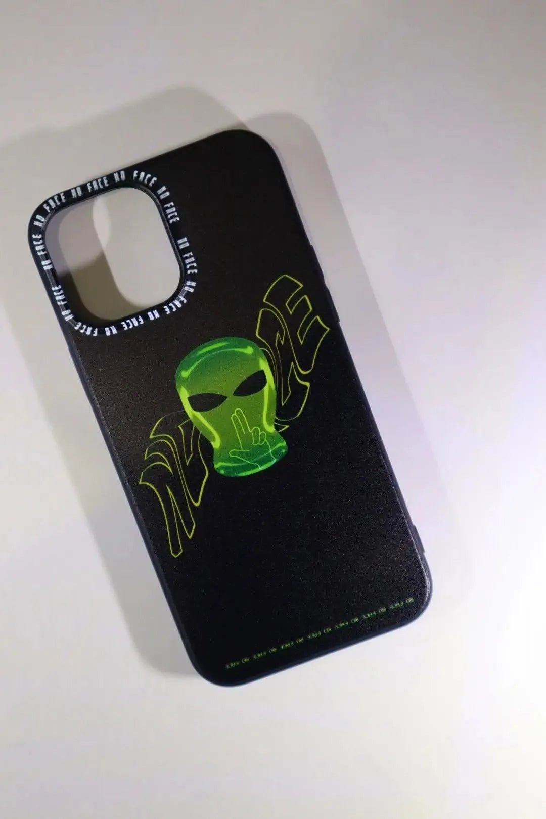 'OBLIQUE' PHONE CASE FOR iPHONE - NO FACE